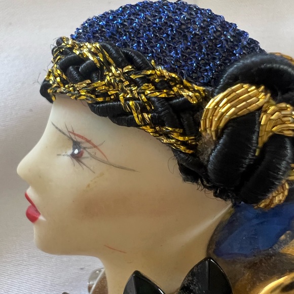 Flapper Brooch - Picture 4 of 11